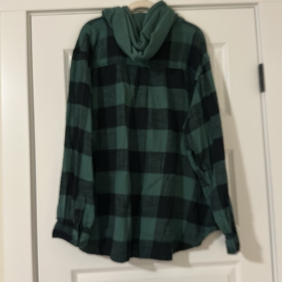 AE green plaid w/hoodie detail - XL - Picture 4 of 4